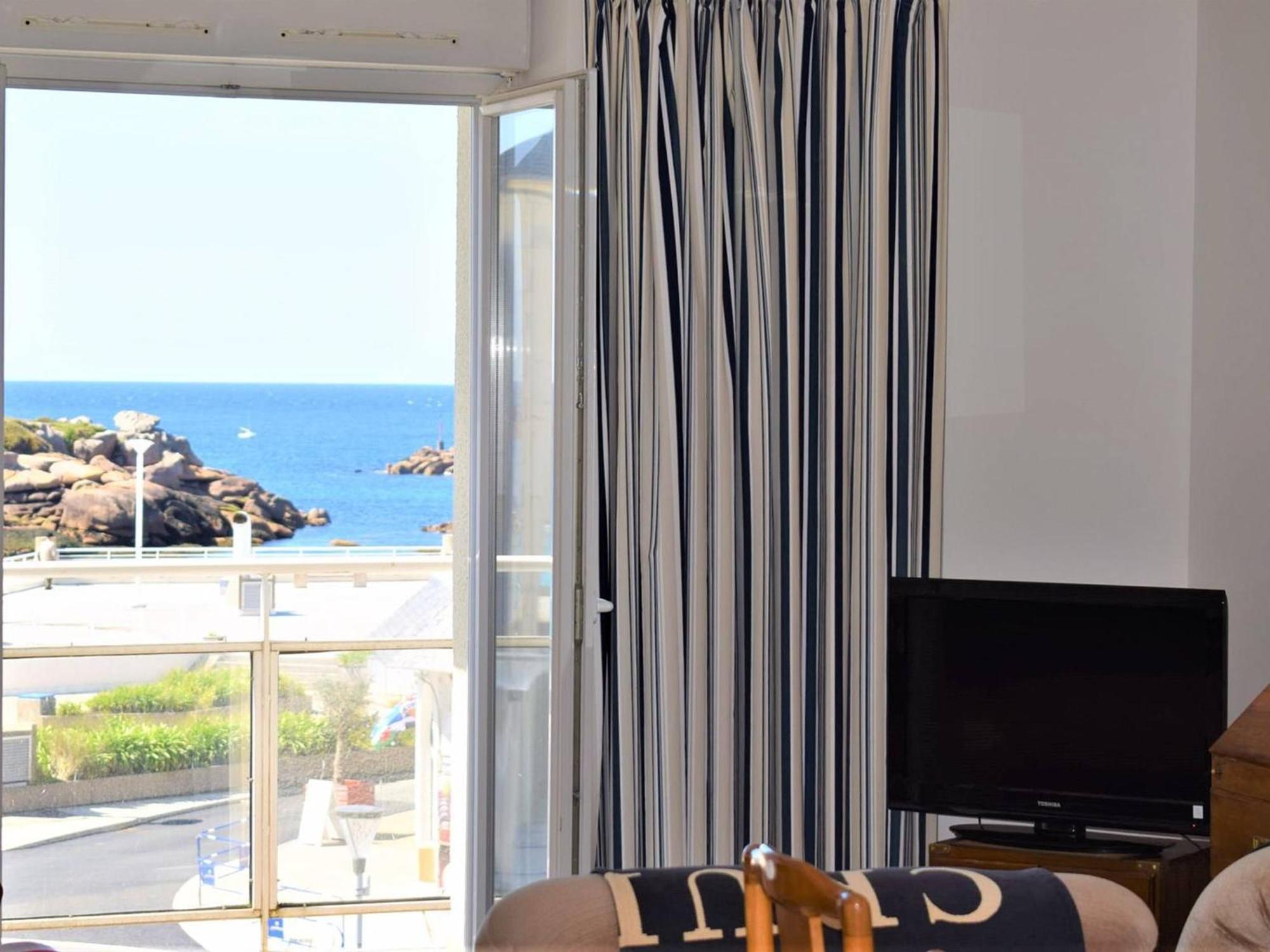 Appartement Spacieux Avec Wifi Et Parking A Tregastel, Proche Plage - Fr-1-368-18 Eksteriør bilde